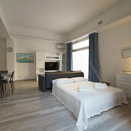 Guest Friends Apartment ตราปานี ภายนอก รูปภาพ