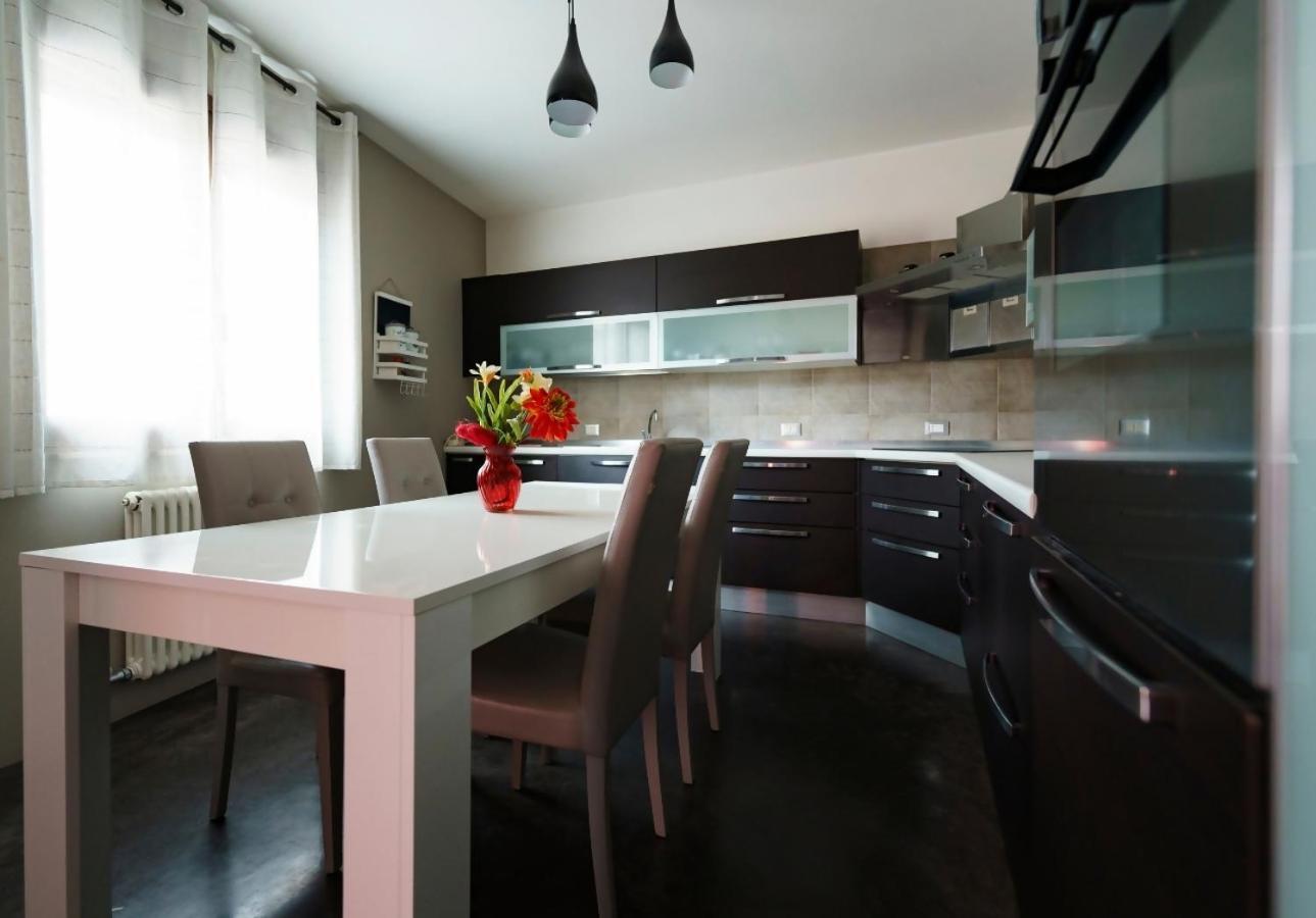 Guest Friends Apartment ตราปานี ห้อง รูปภาพ