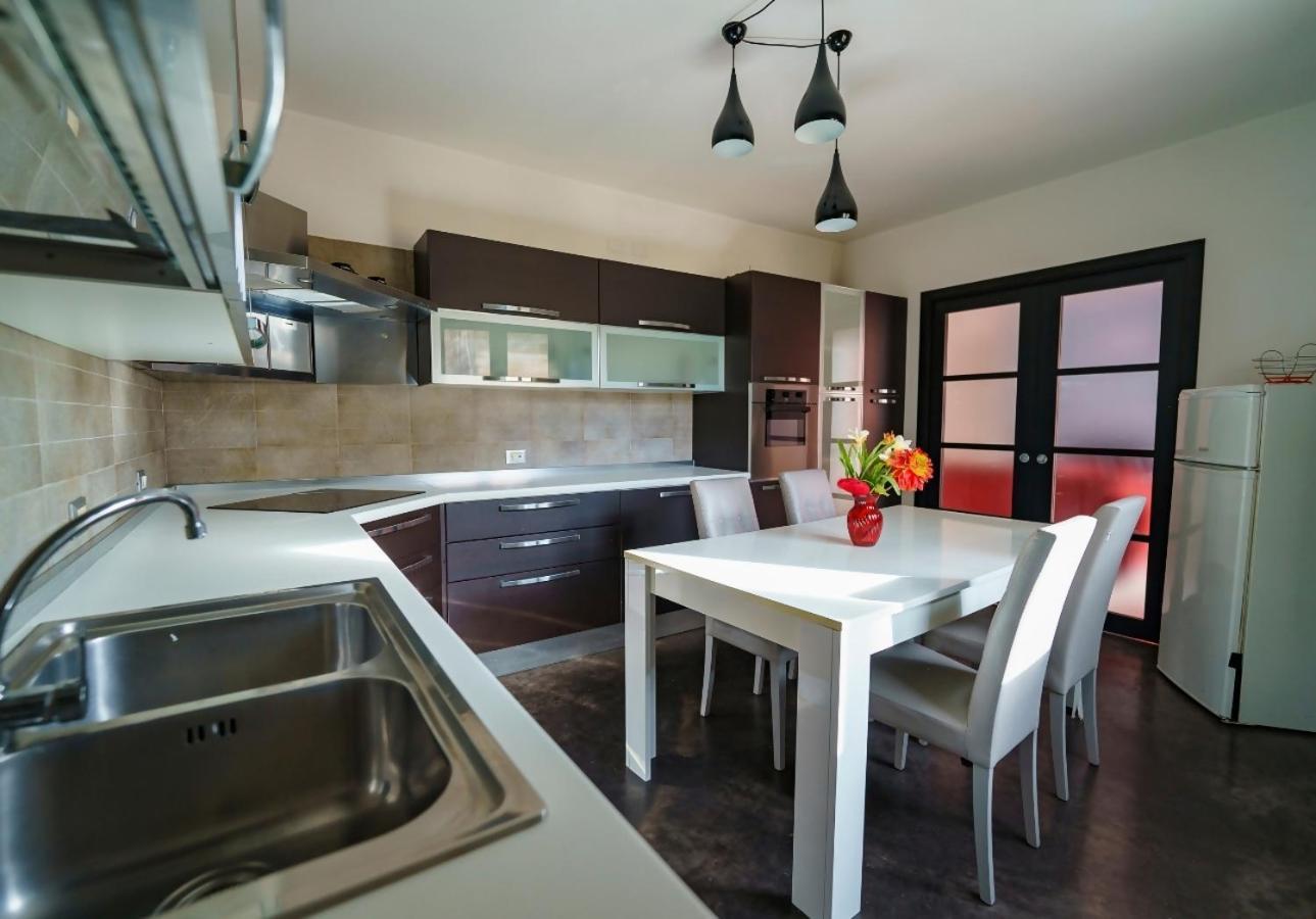 Guest Friends Apartment ตราปานี ห้อง รูปภาพ