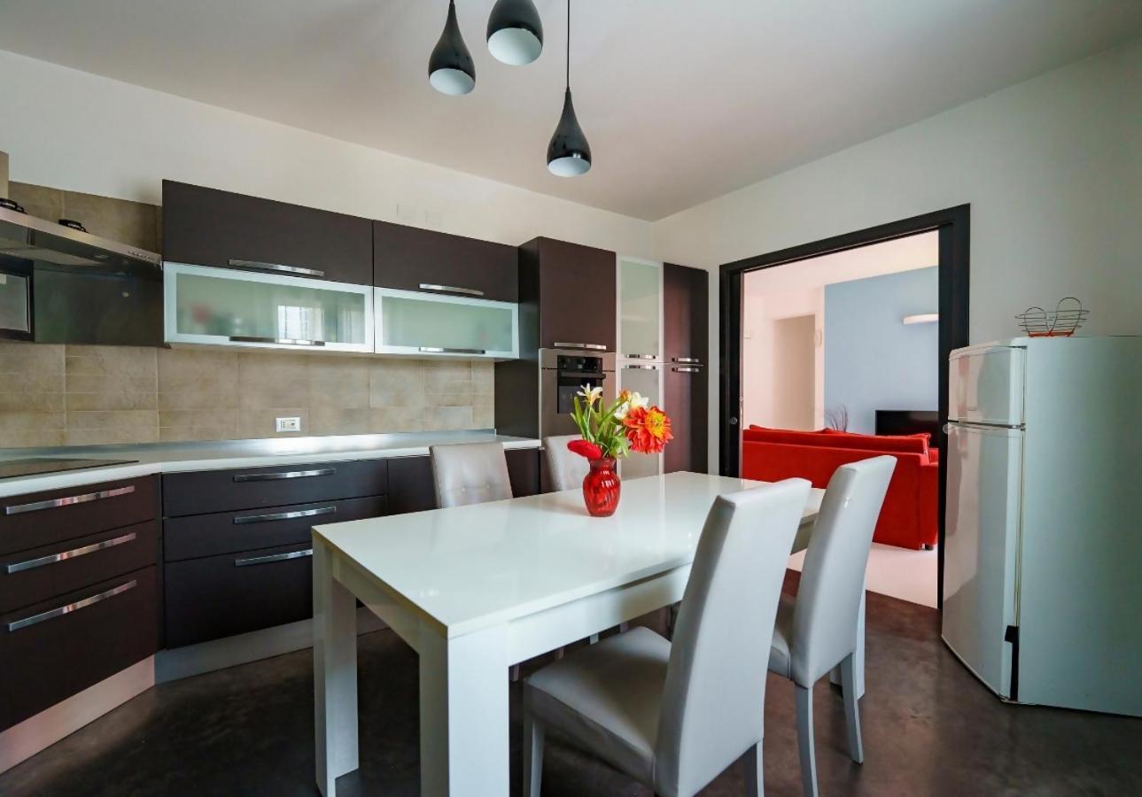 Guest Friends Apartment ตราปานี ห้อง รูปภาพ