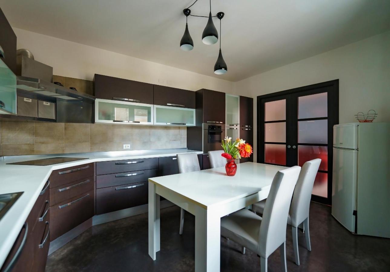 Guest Friends Apartment ตราปานี ห้อง รูปภาพ