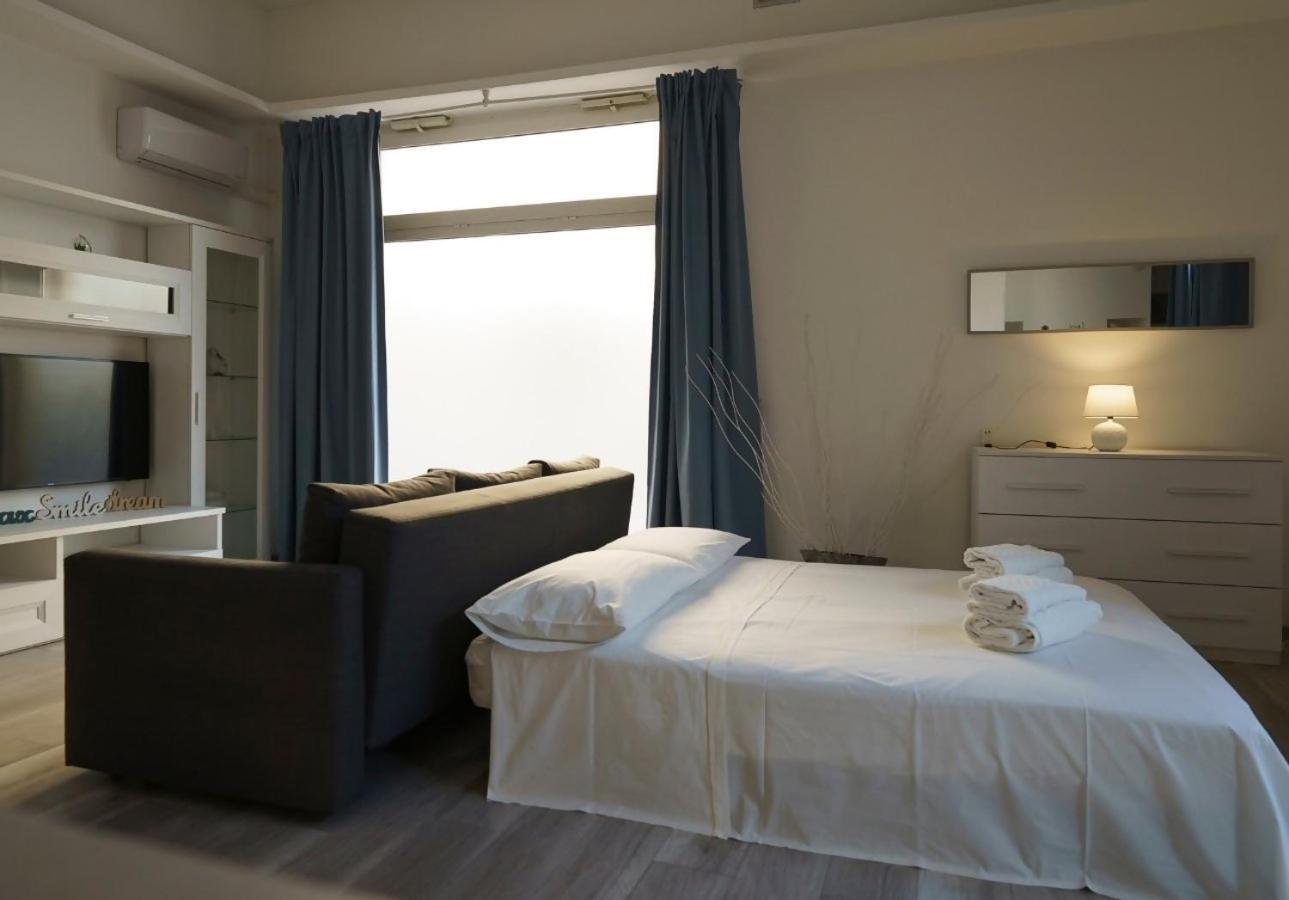 Guest Friends Apartment ตราปานี ภายนอก รูปภาพ