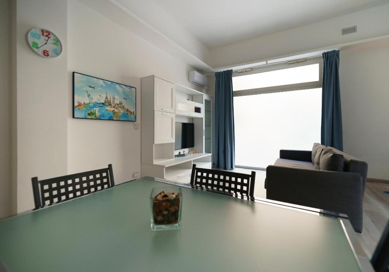 Guest Friends Apartment ตราปานี ภายนอก รูปภาพ