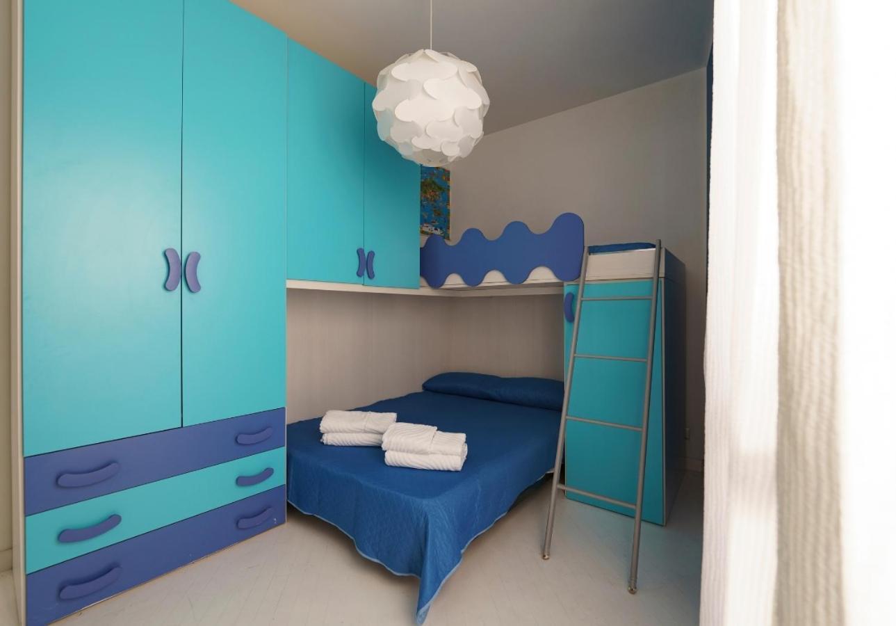 Guest Friends Apartment ตราปานี ภายนอก รูปภาพ