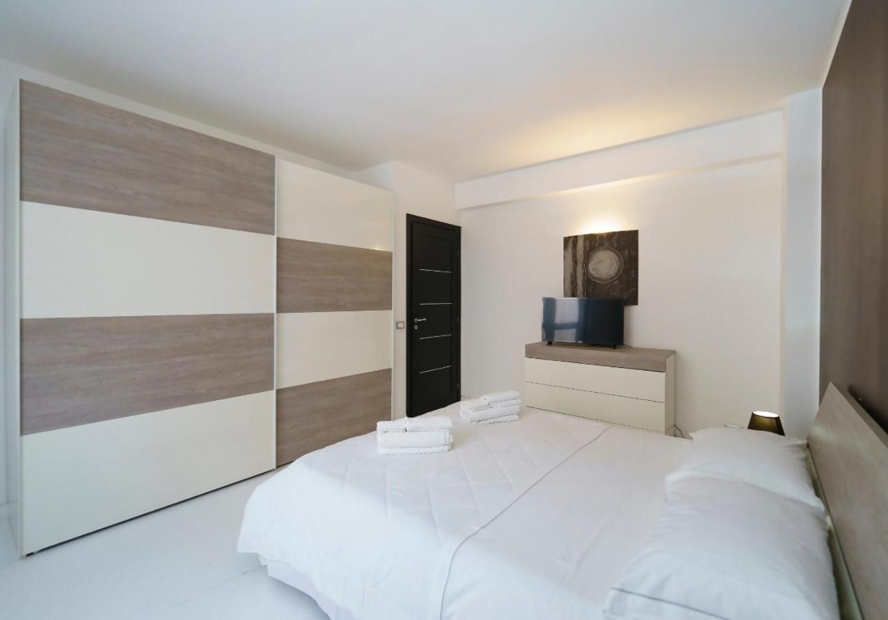 Guest Friends Apartment ตราปานี ภายนอก รูปภาพ