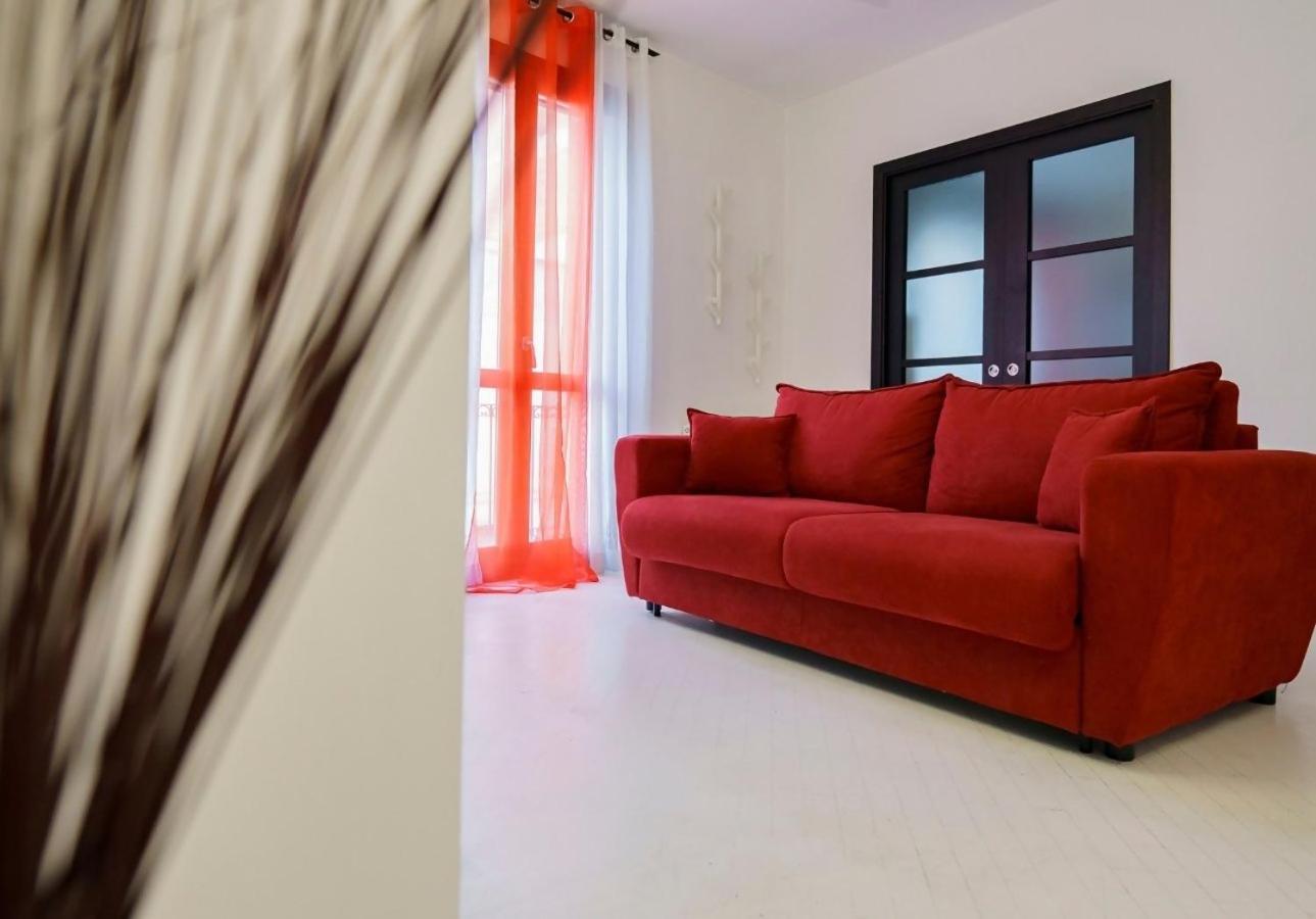 Guest Friends Apartment ตราปานี ภายนอก รูปภาพ